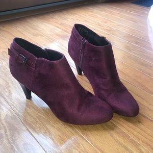 Women’s heeled booties maroon/ purple suede